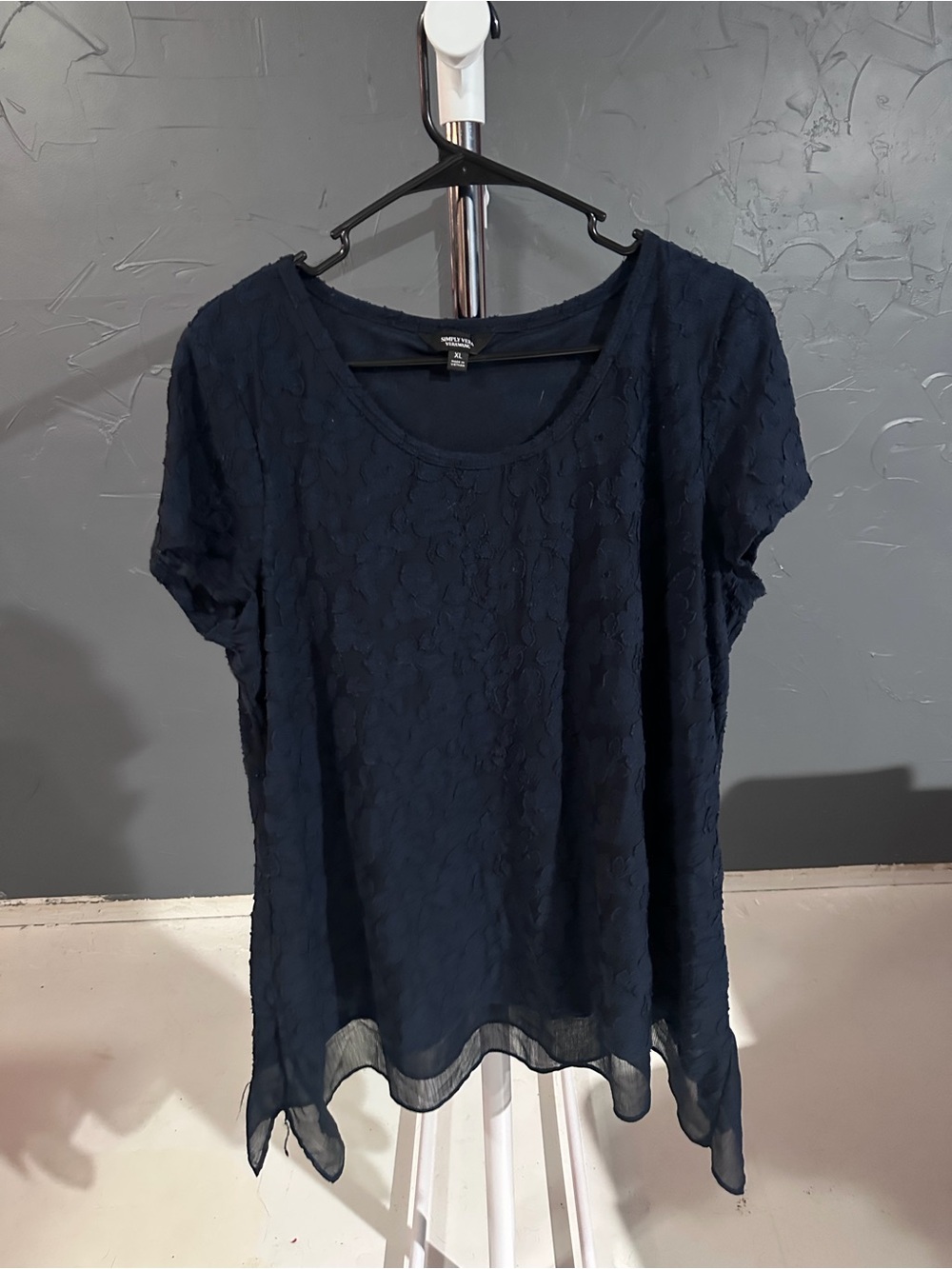 Simply Vera Vera Wang Navy Short Sleeve Lace Overlay Top
